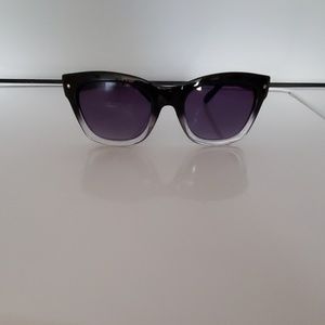 kate spade Accessories - Like new Kate Spade sunglasses kate spade Accessories - Like new Kate Spade sunglasses
